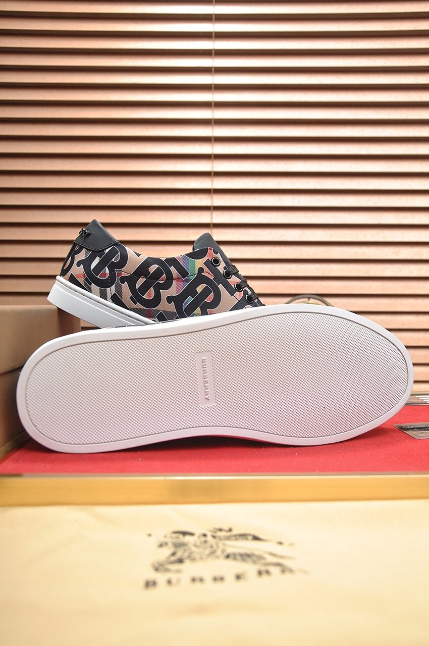 Burberry Patterned Low-Top Sneakers — side