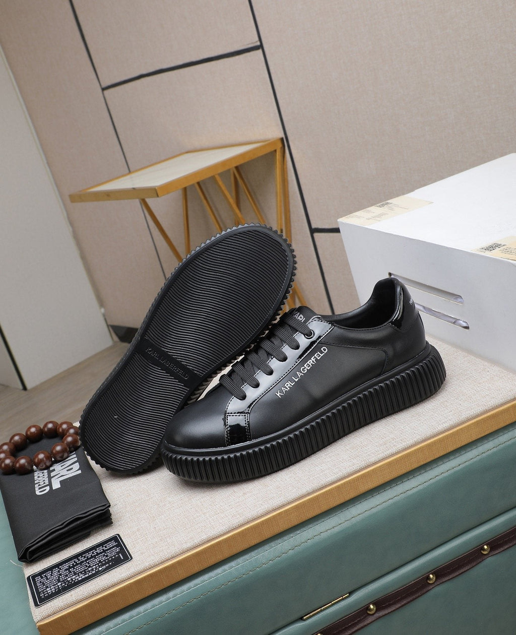 Karl Lagerfeld Low-Top Logo Sneakers — front