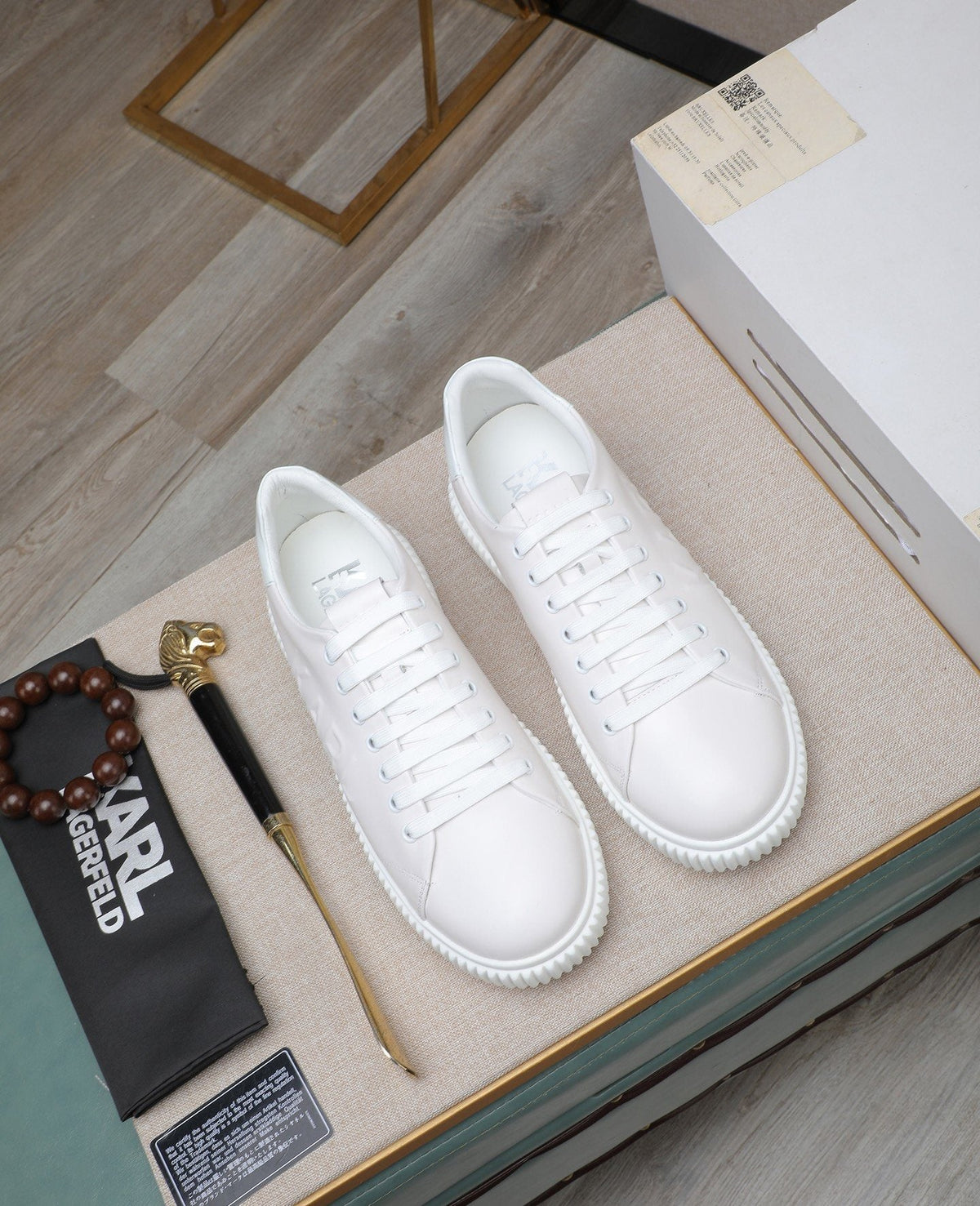 Karl Lagerfeld Low-Top Logo Sneakers — front