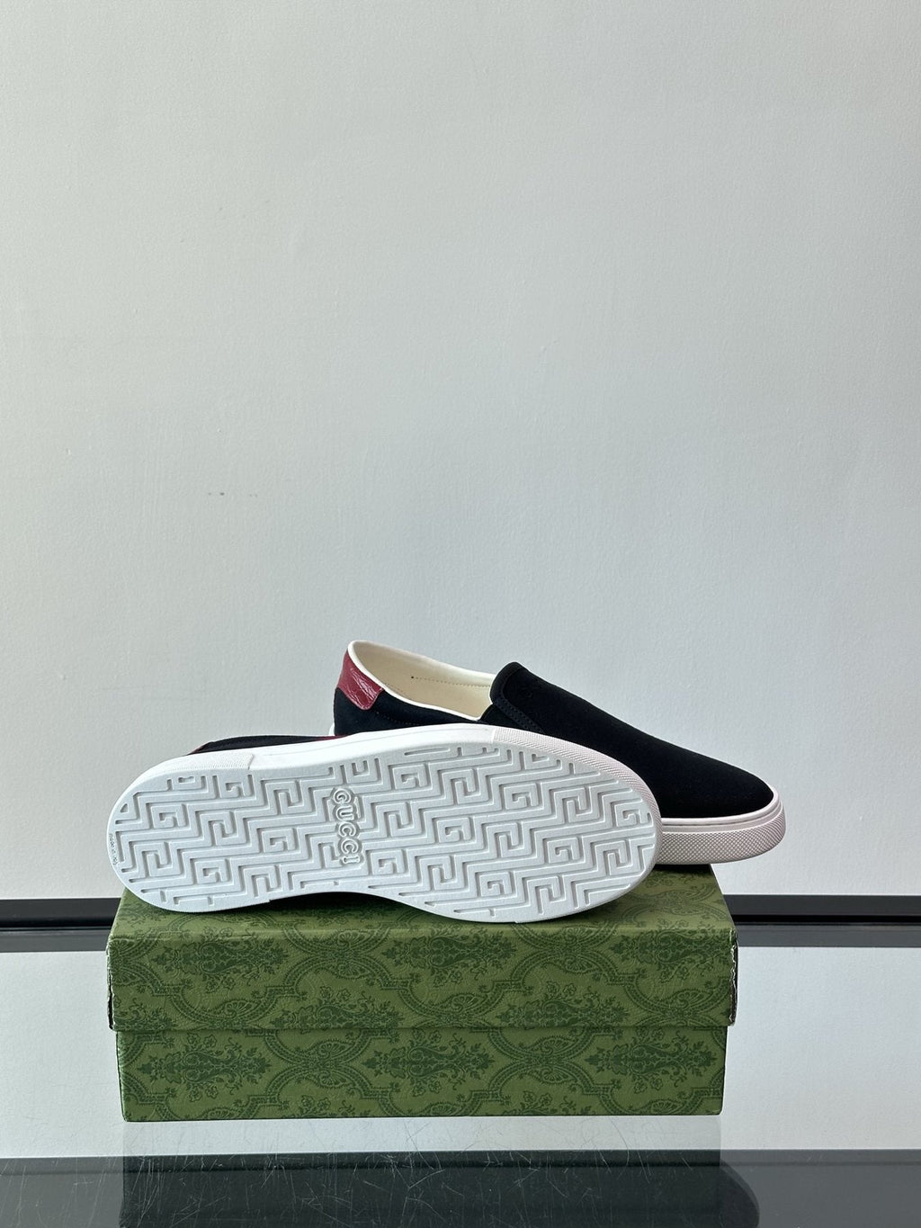 Gucci Striped Slip-On Sneakers — detail