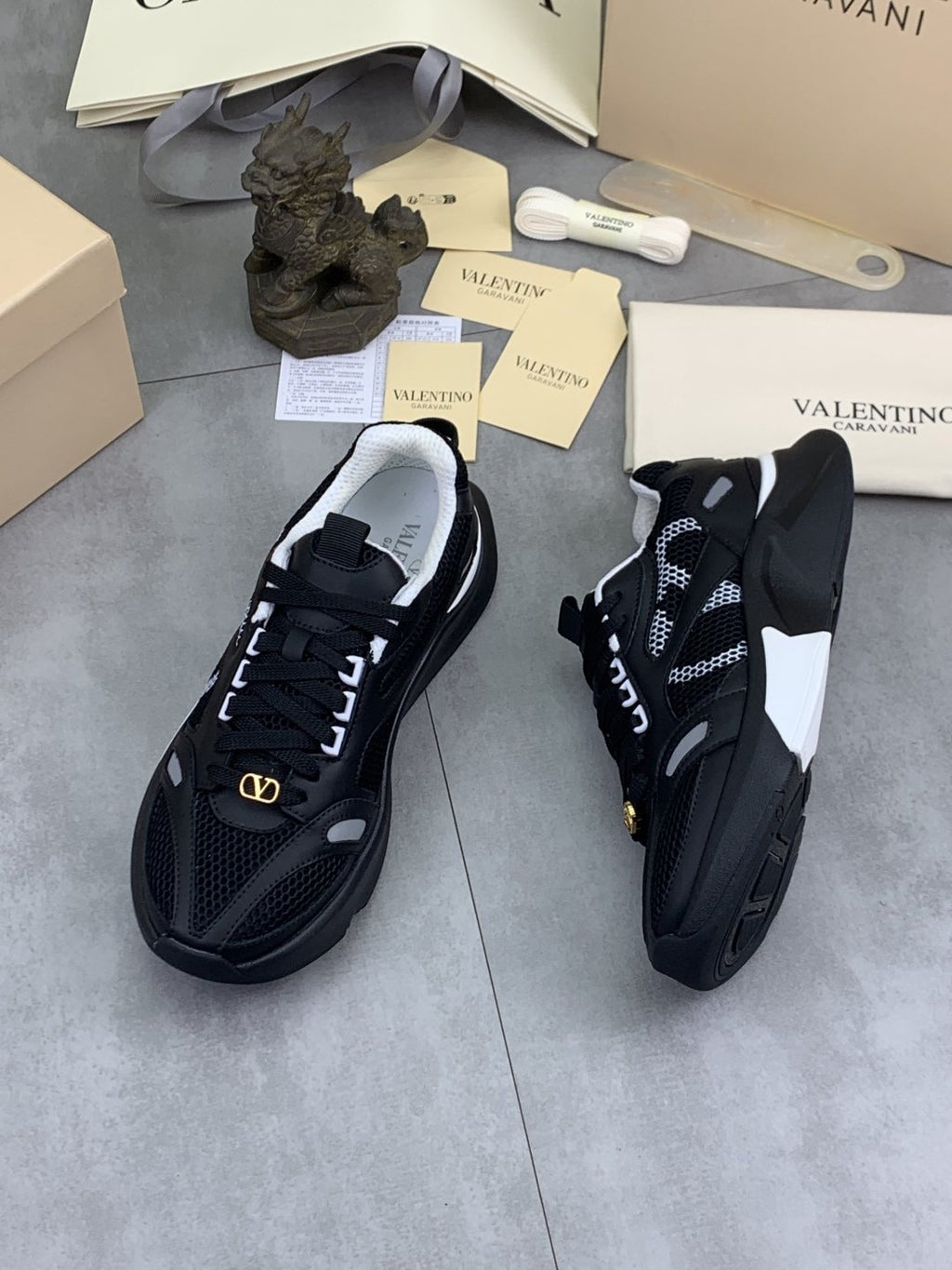 微商相册测试鞋子-Valentino Mesh Panel Sneakers — side