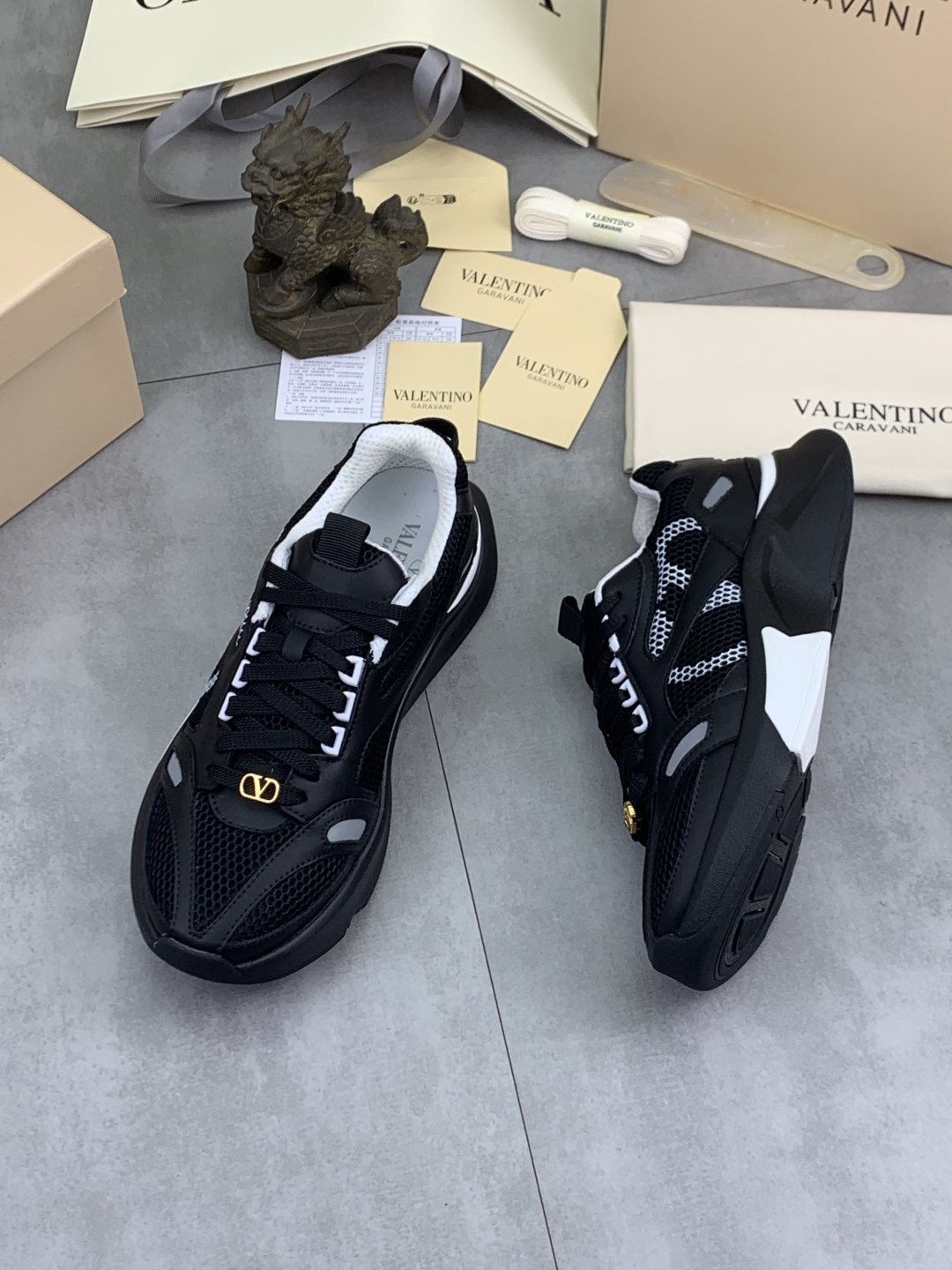 微商相册测试鞋子-Valentino Mesh Panel Sneakers — side