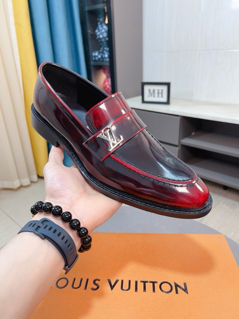 Louis Vuitton Textured Hardware Loafers — model