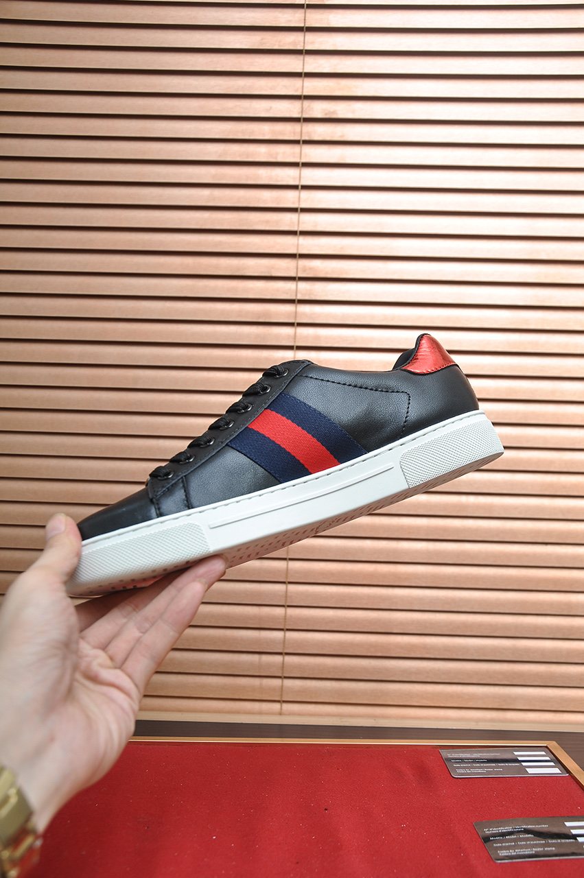 Gucci Striped Low-Top Sneakers — side
