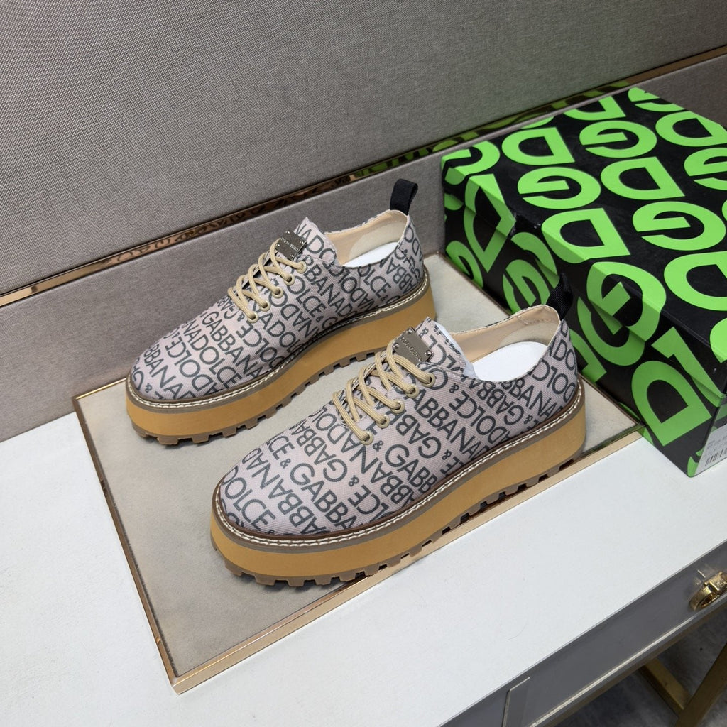 Dolce & Gabbana Letter Print Lug Sole Shoes — side