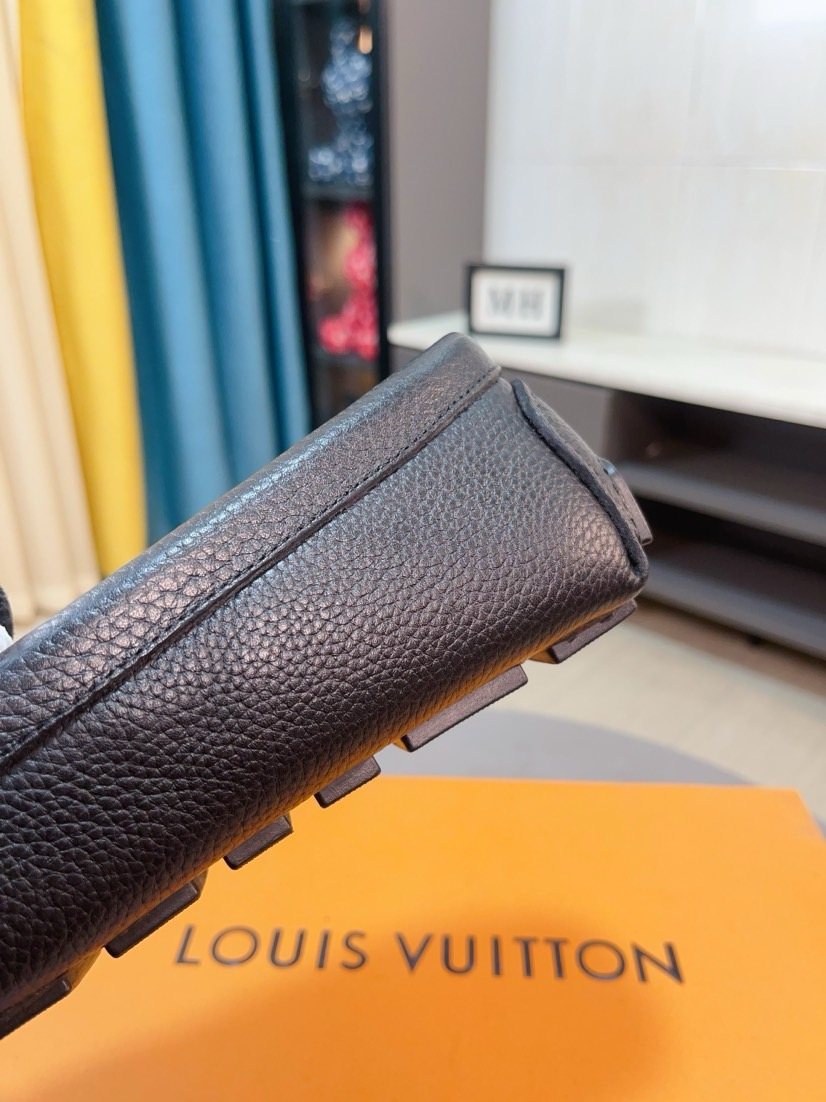 Louis Vuitton Pebbled Metal-Accent Driving Loafers — side