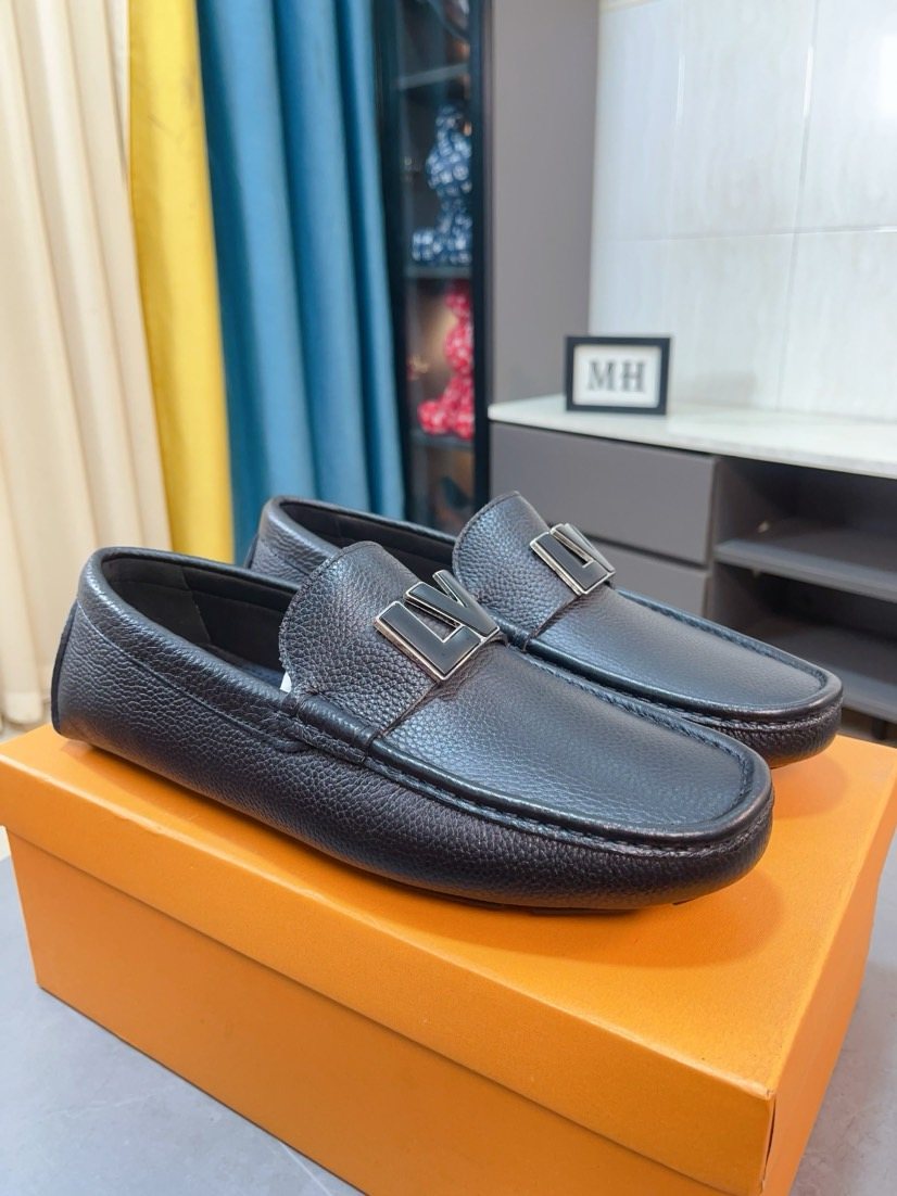 Louis Vuitton Pebbled Metal-Accent Driving Loafers — front