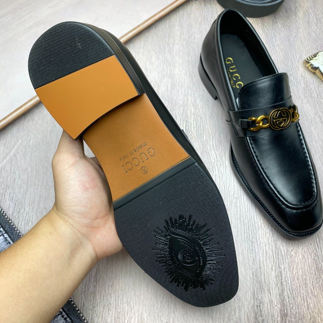 GUCCI Black Gold-Tone Hardware Loafers — detail