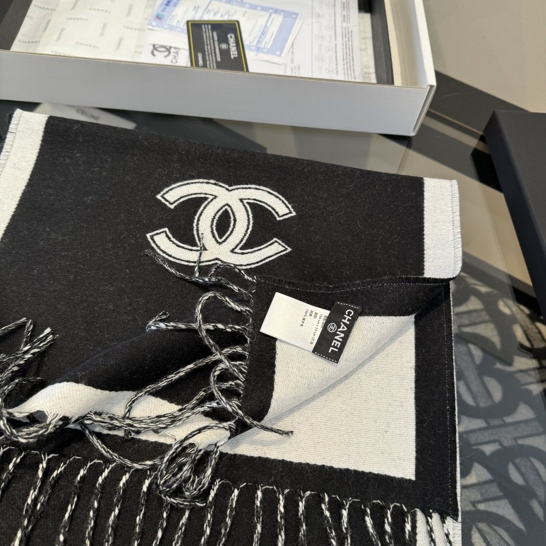 Chanel Two-Tone Fringed Scarf — detail