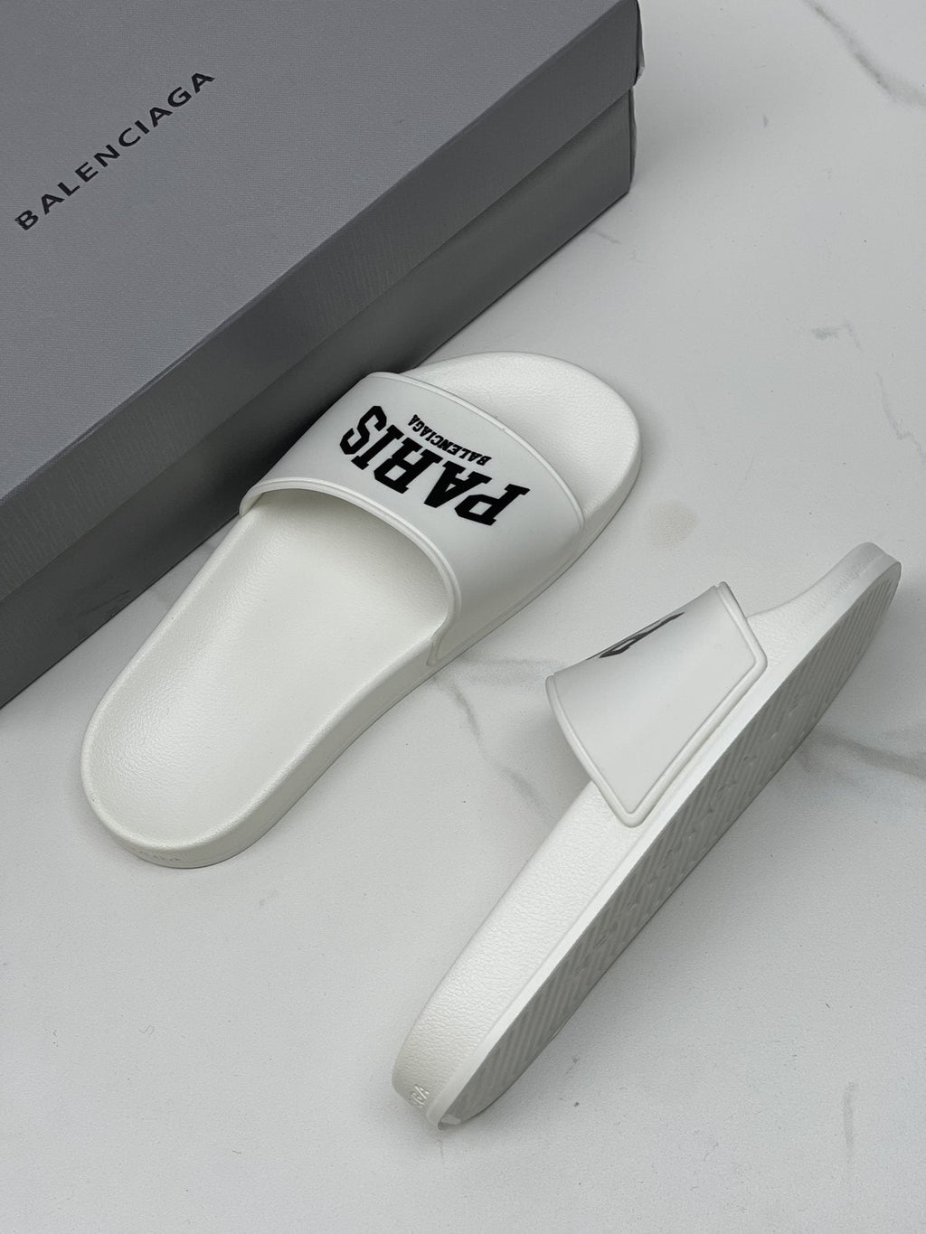 Balenciaga Contrast Lettered Slide Sandals — side