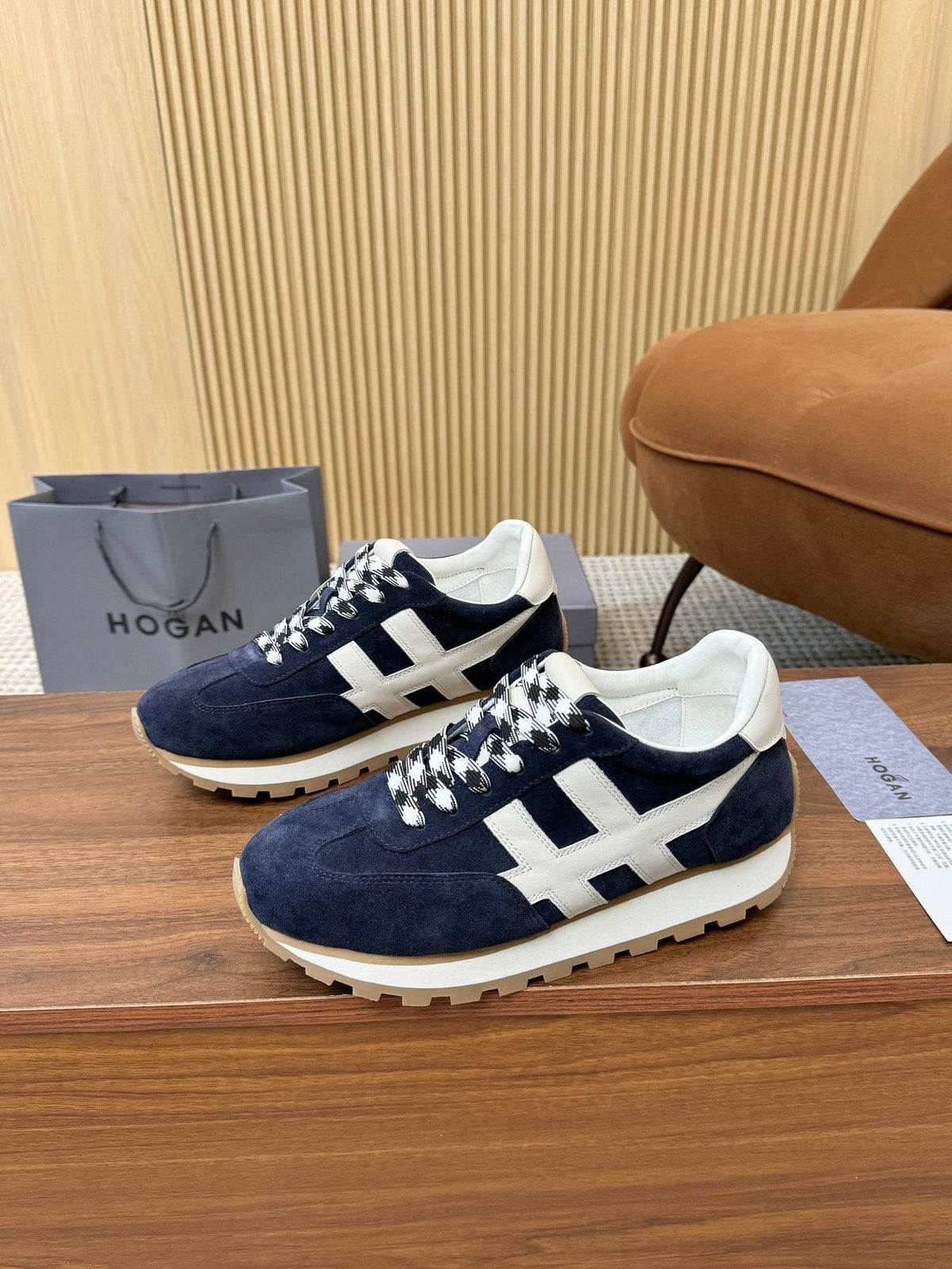 Hogan Leather Low-Top Sneakers — front