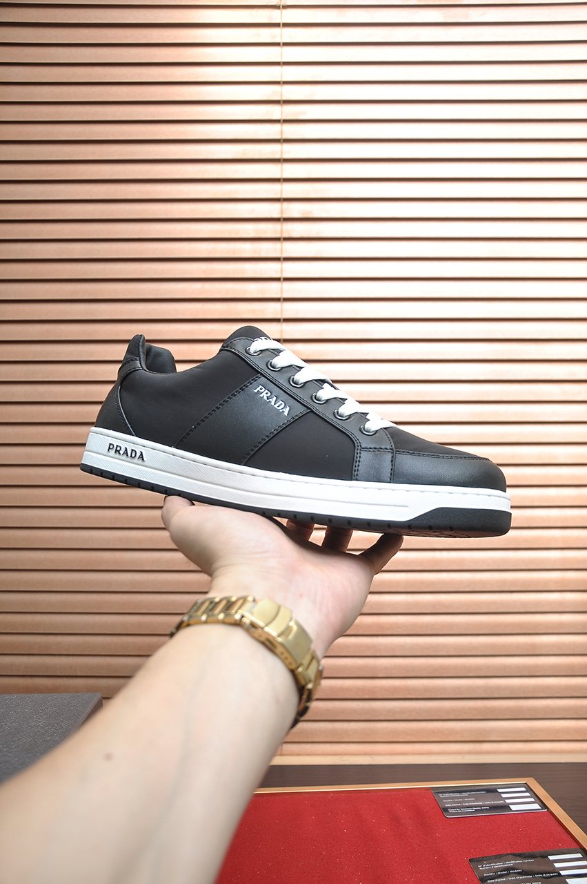 Prada Contrast Lace Low-Top Sneakers — front