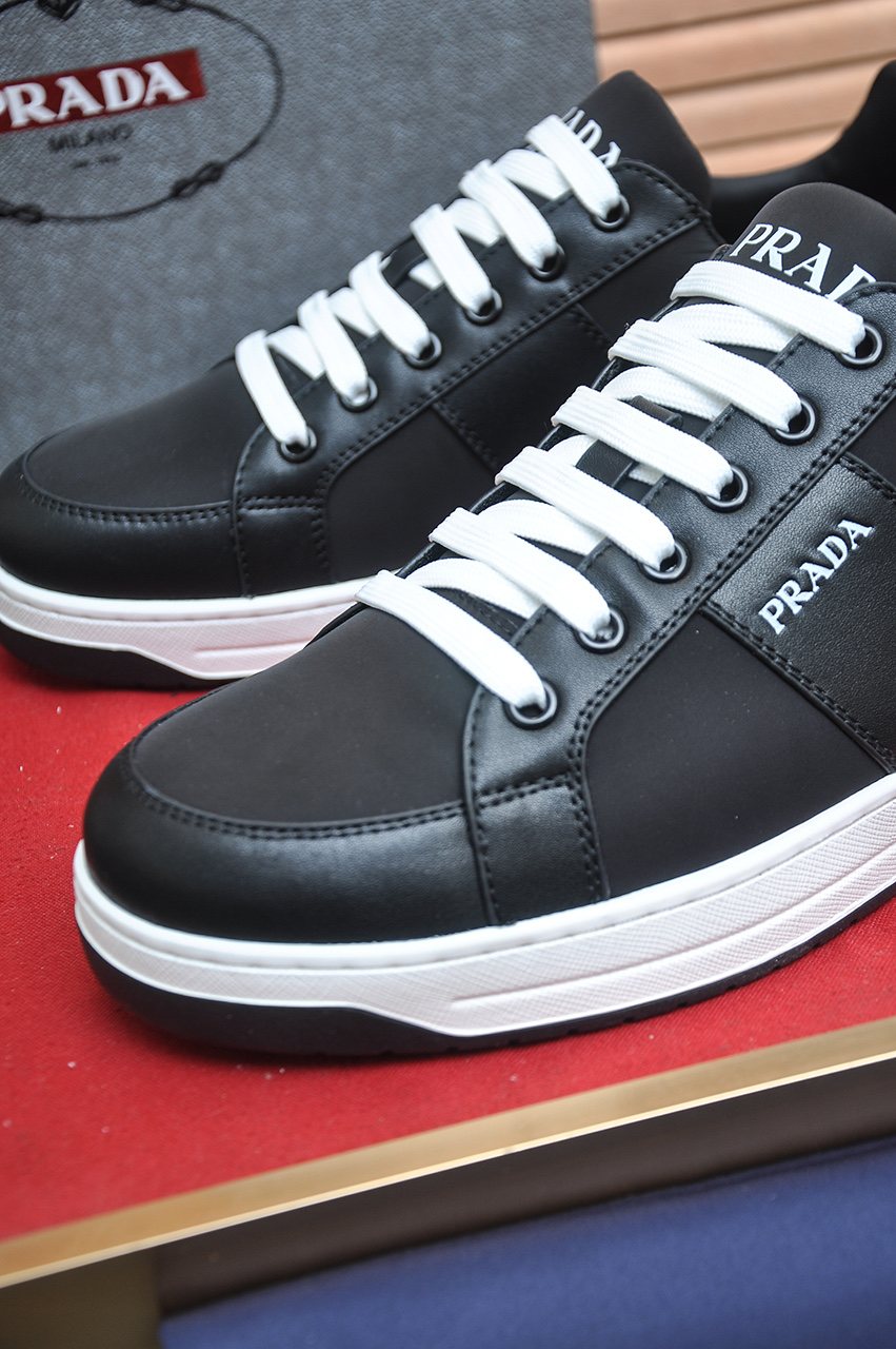 Prada Contrast Lace Low-Top Sneakers — detail