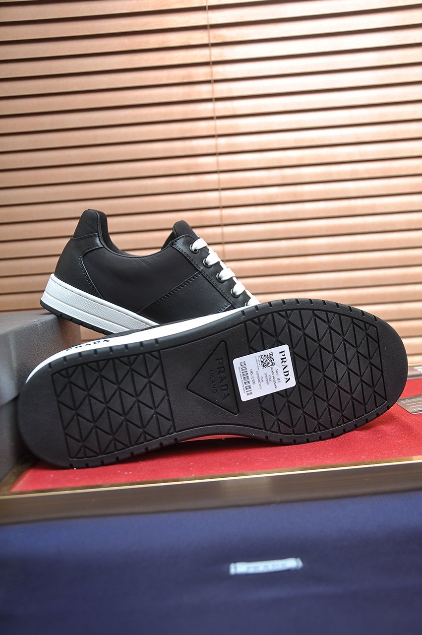 Prada Contrast Lace Low-Top Sneakers — detail