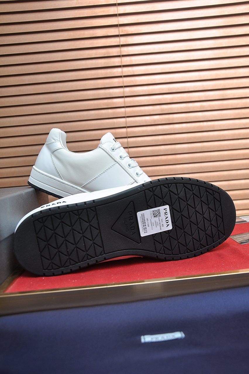 Prada Contrast Lace Low-Top Sneakers — detail