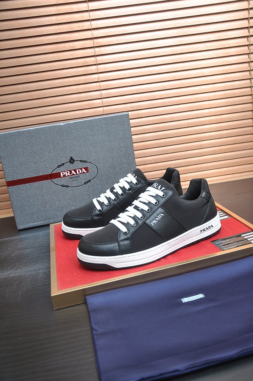 Prada Contrast Lace Low-Top Sneakers — front