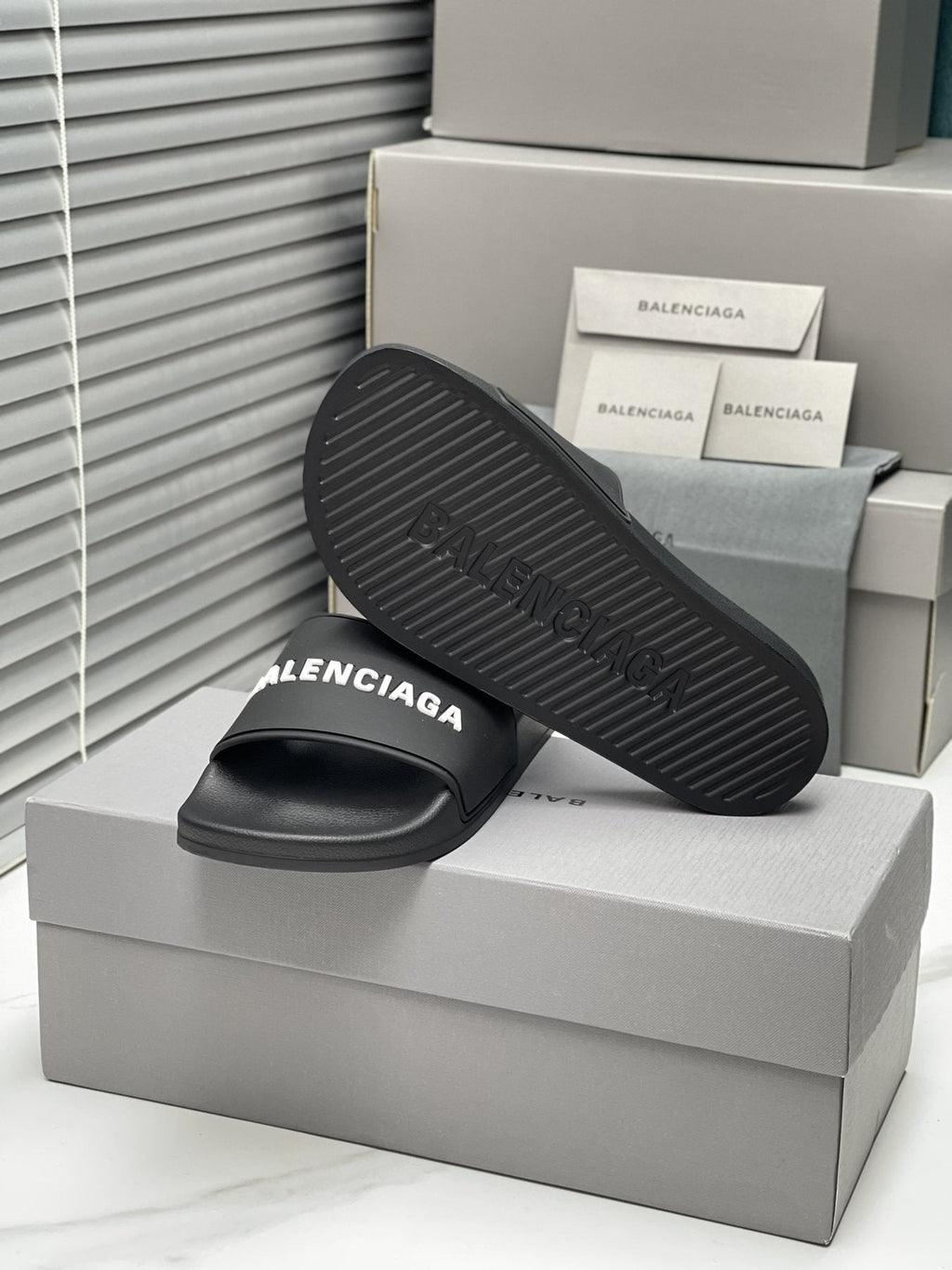 Balenciaga Logo Slide Sandals — detail