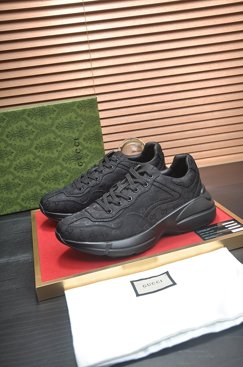 Gucci Tonal Pattern Chunky Low-Top Sneakers — side