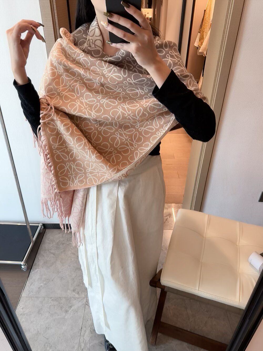 Loewe Loop Motif Fringe Scarf — model