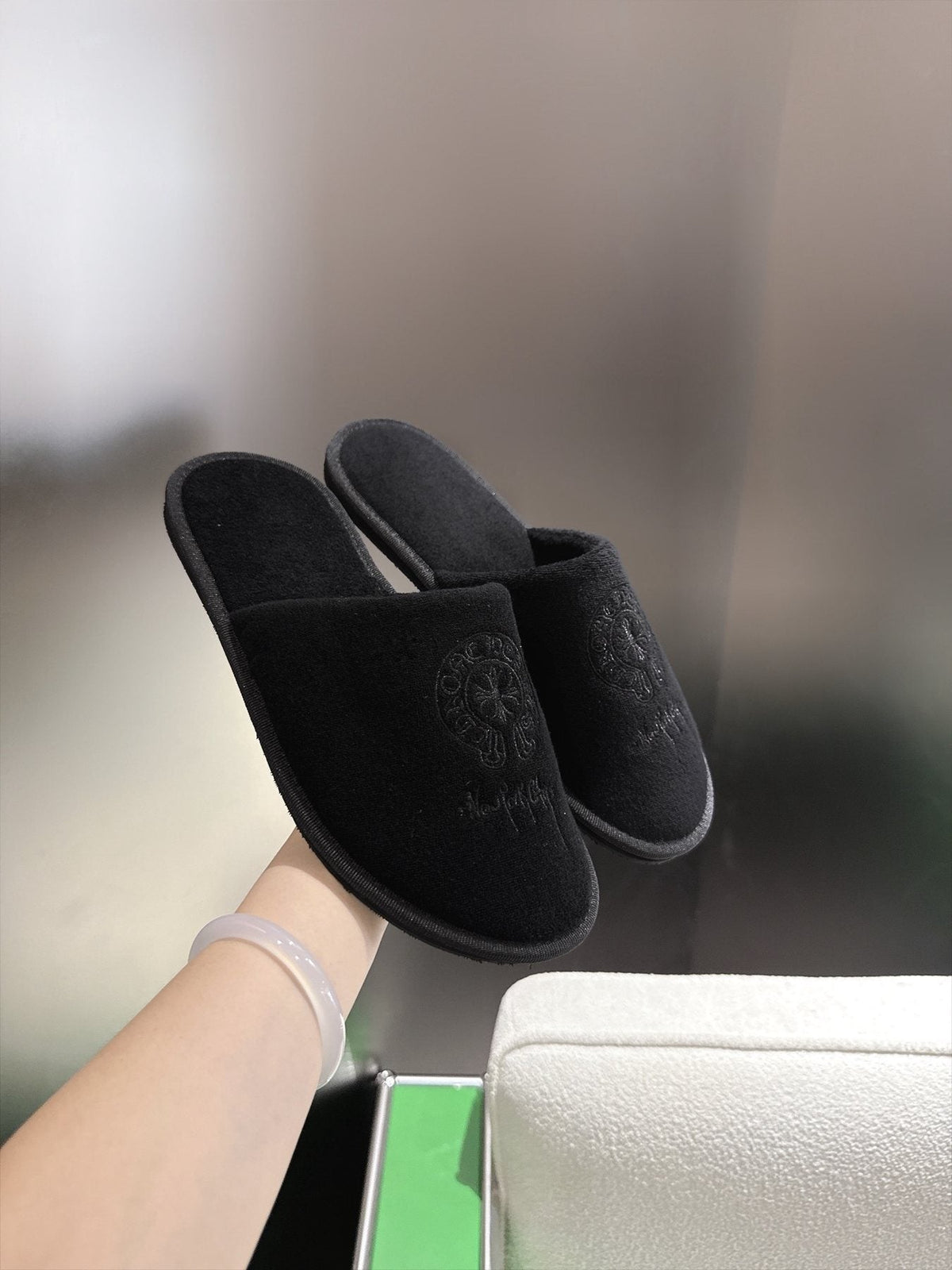 Comehearts Embroidered Open-Back Slippers — model