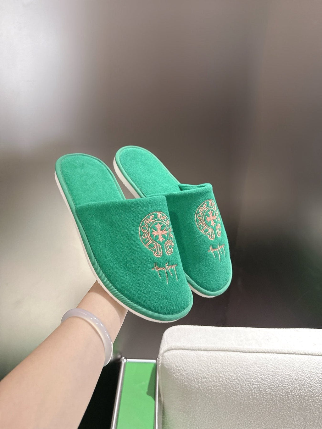 Comehearts Embroidered Open-Back Slippers — model