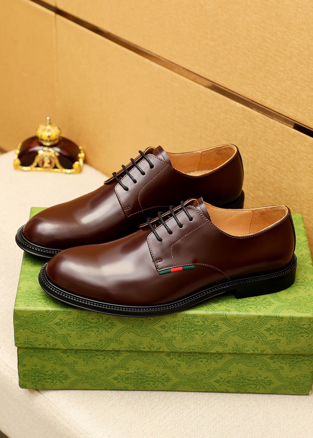 Gucci Stripe Lace-Up Dress Shoes — hero