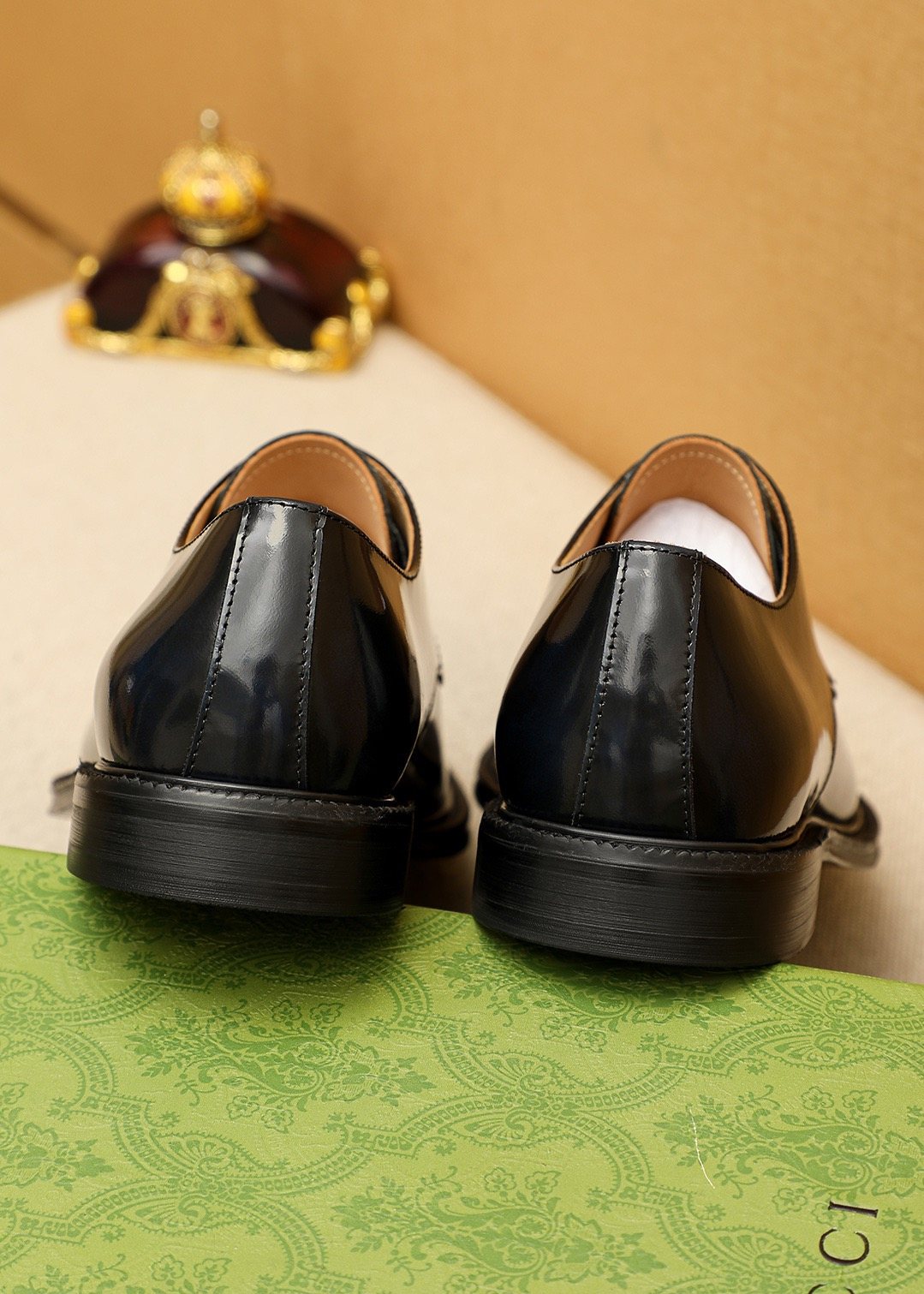 Gucci Stripe Lace-Up Dress Shoes — back