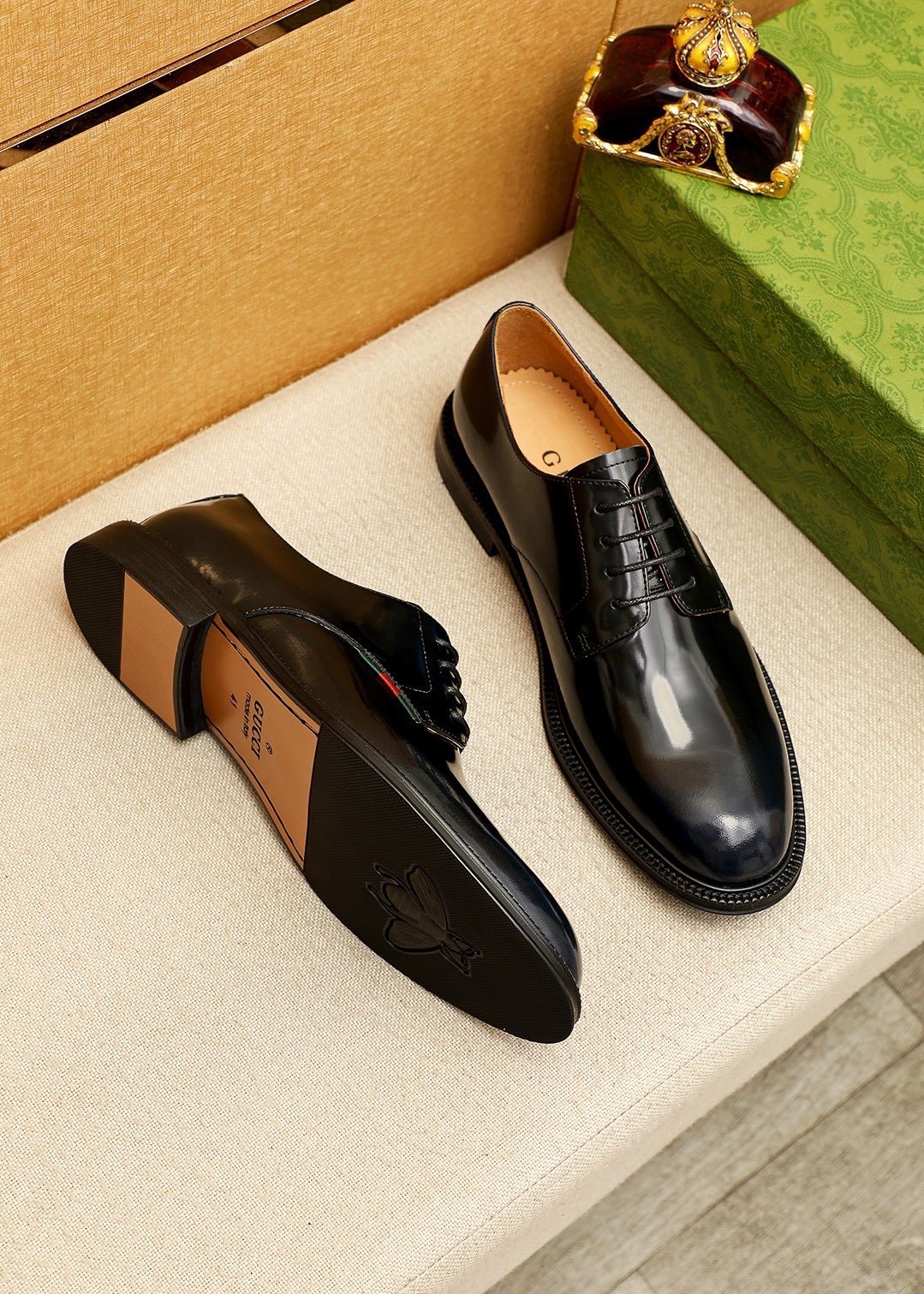 Gucci Stripe Lace-Up Dress Shoes — side