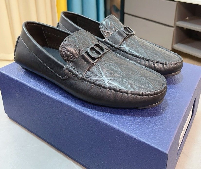 Men’s Textured Moc-Toe Loafers — hero