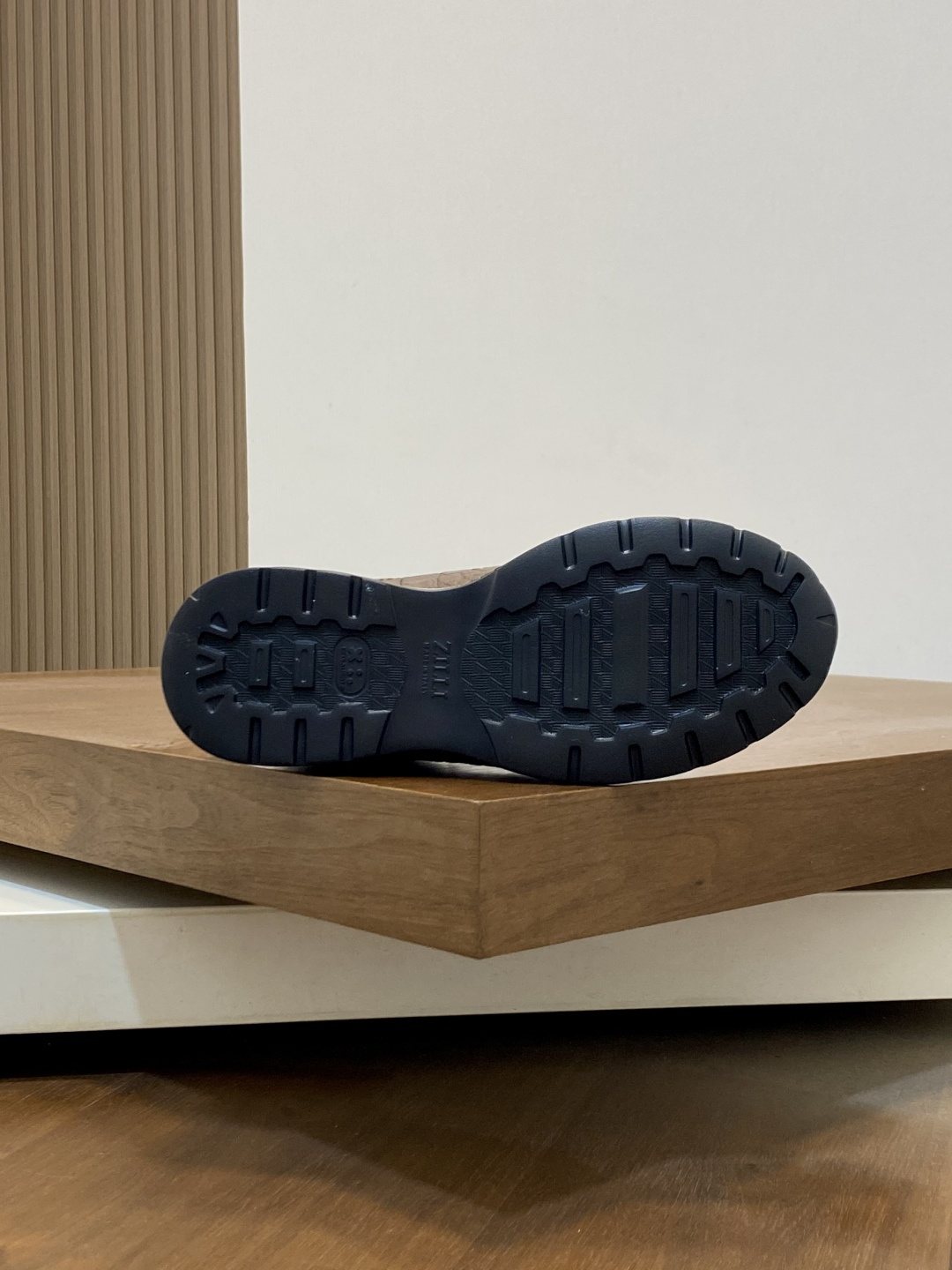ZILLI Textured Low-Top Sneakers — detail