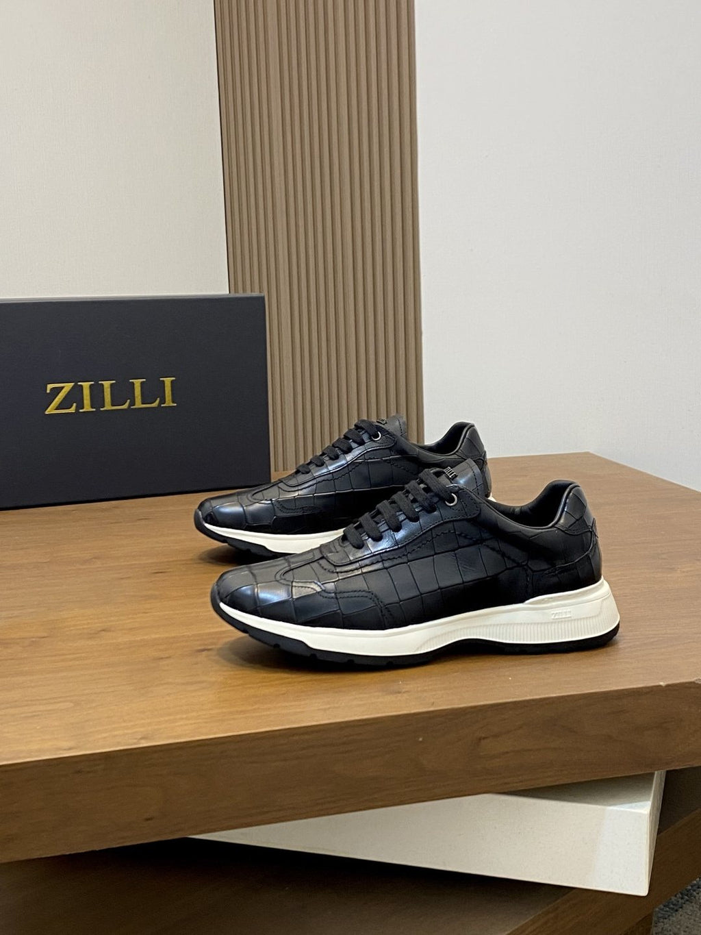 ZILLI Textured Low-Top Sneakers — model