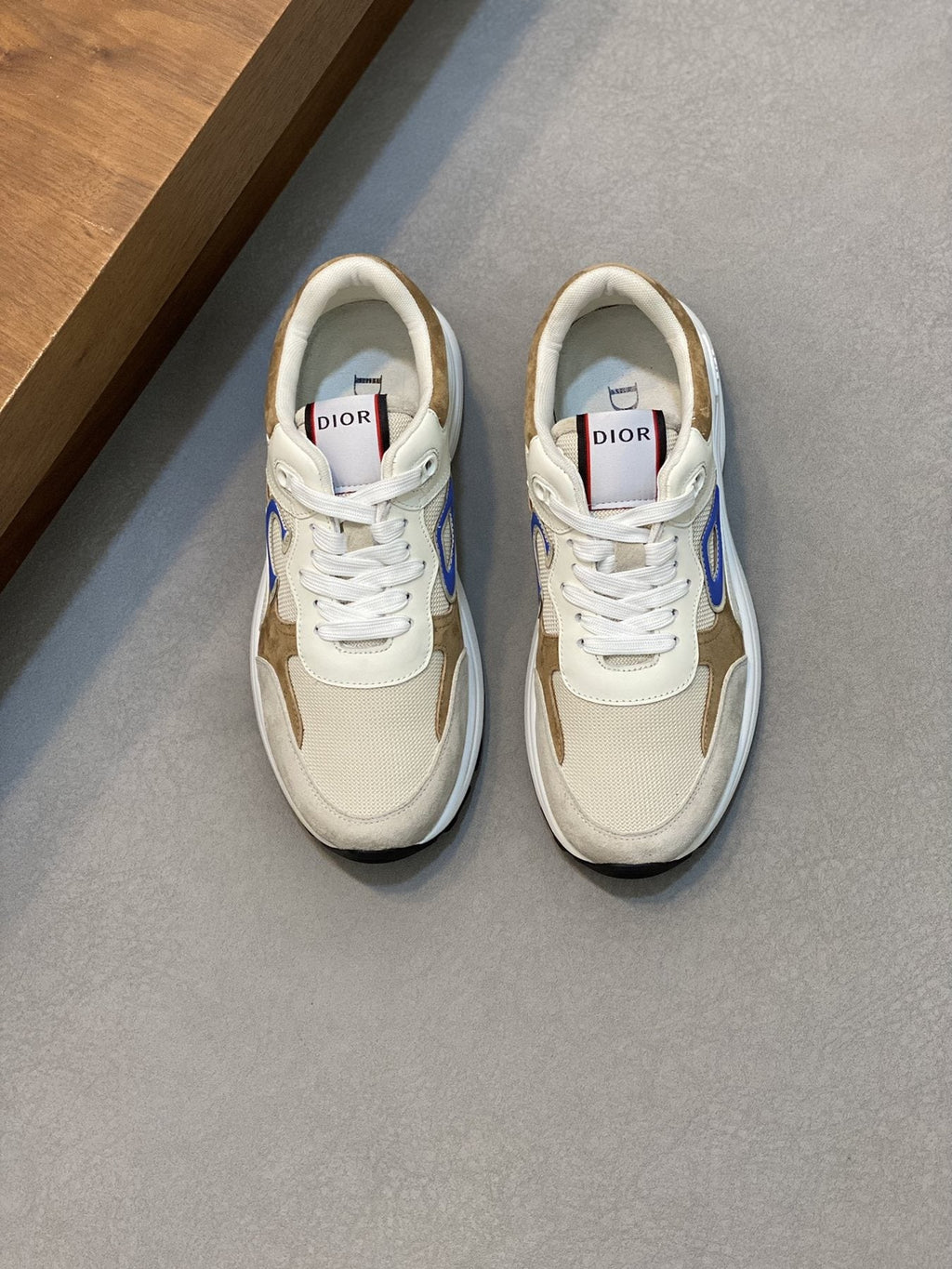 Dior Blue Accent Low-Top Sneakers — front