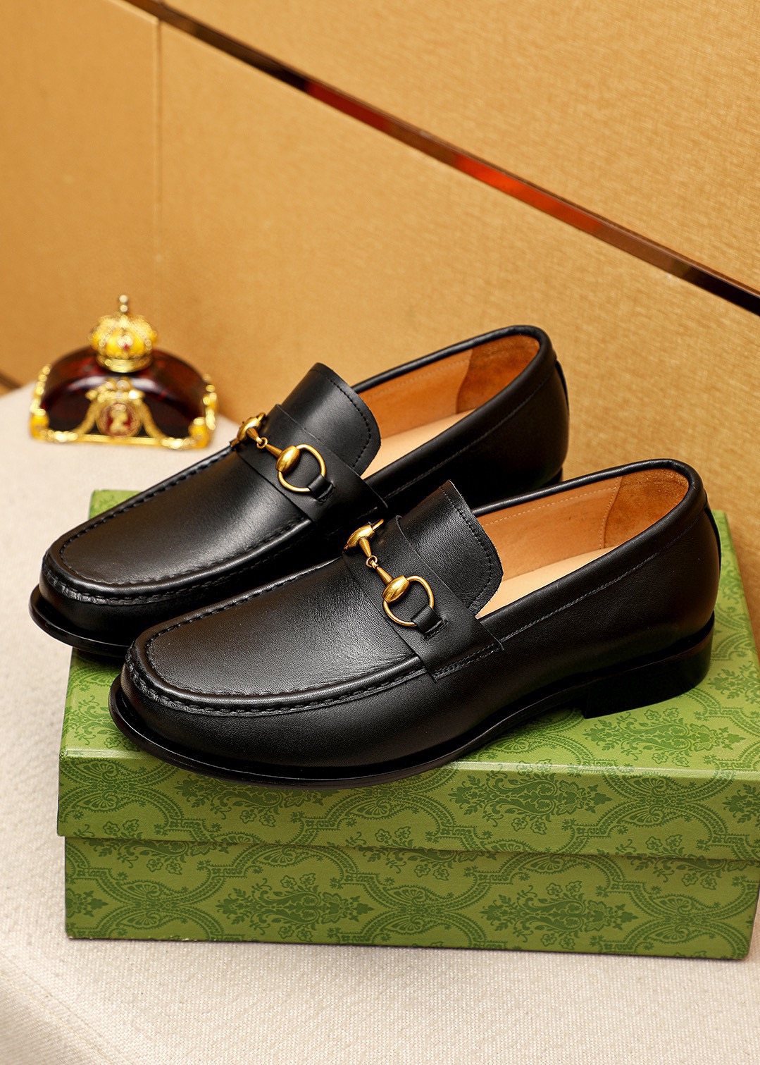 GUCCI Leather Horsebit Loafers — front