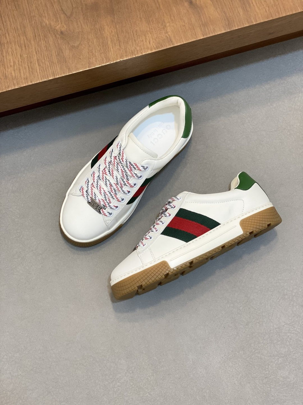 Gucci Stripe Low-Top Sneakers — front