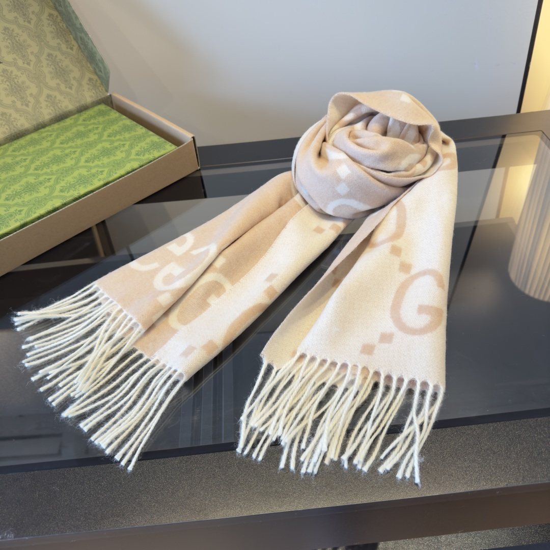 Gucci Fringed Interlocking Motif Scarf — front
