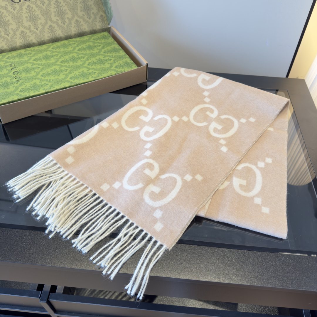 Gucci Fringed Interlocking Motif Scarf — front