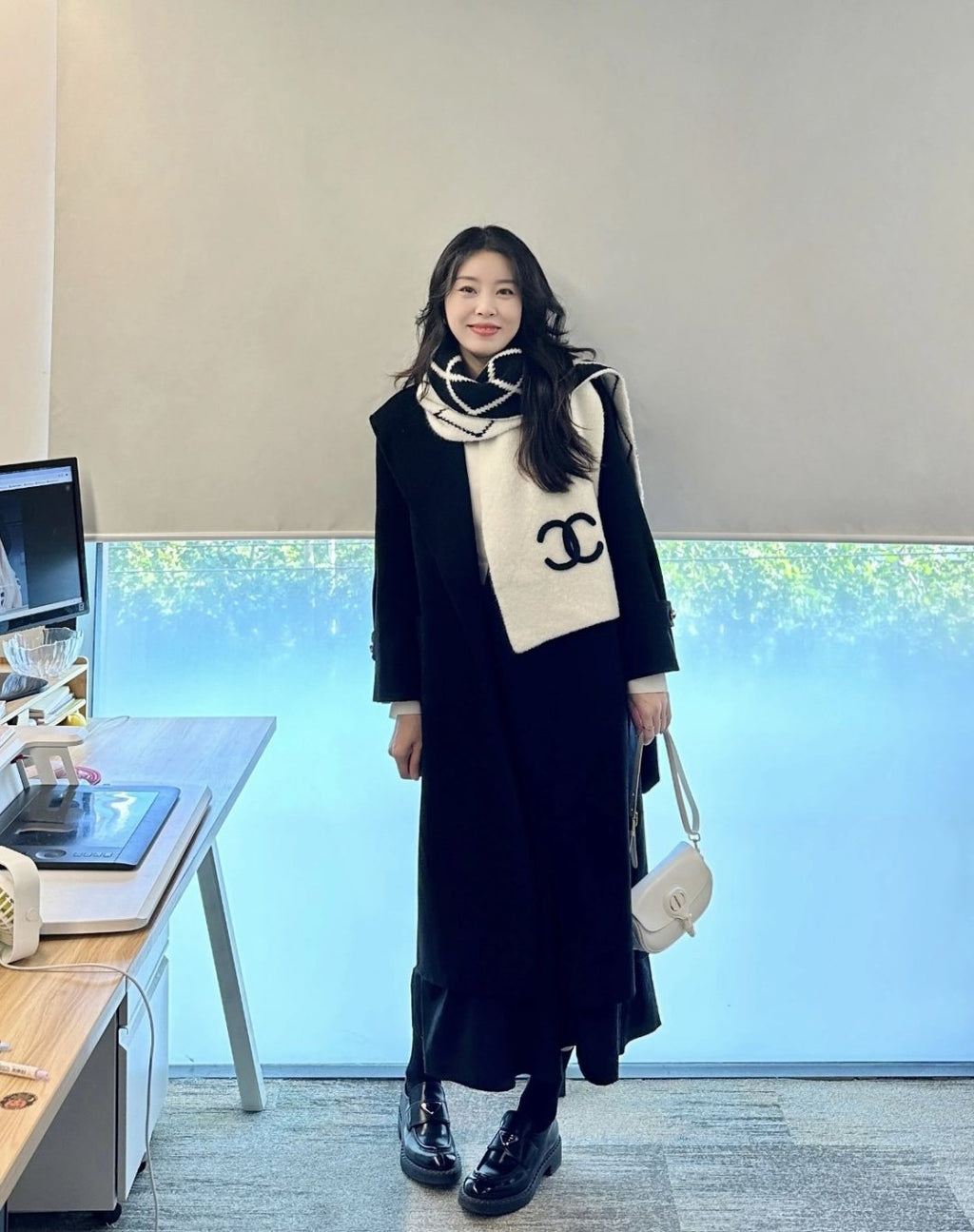 Chanel Reversible Ivory & Black Knit Scarf — model