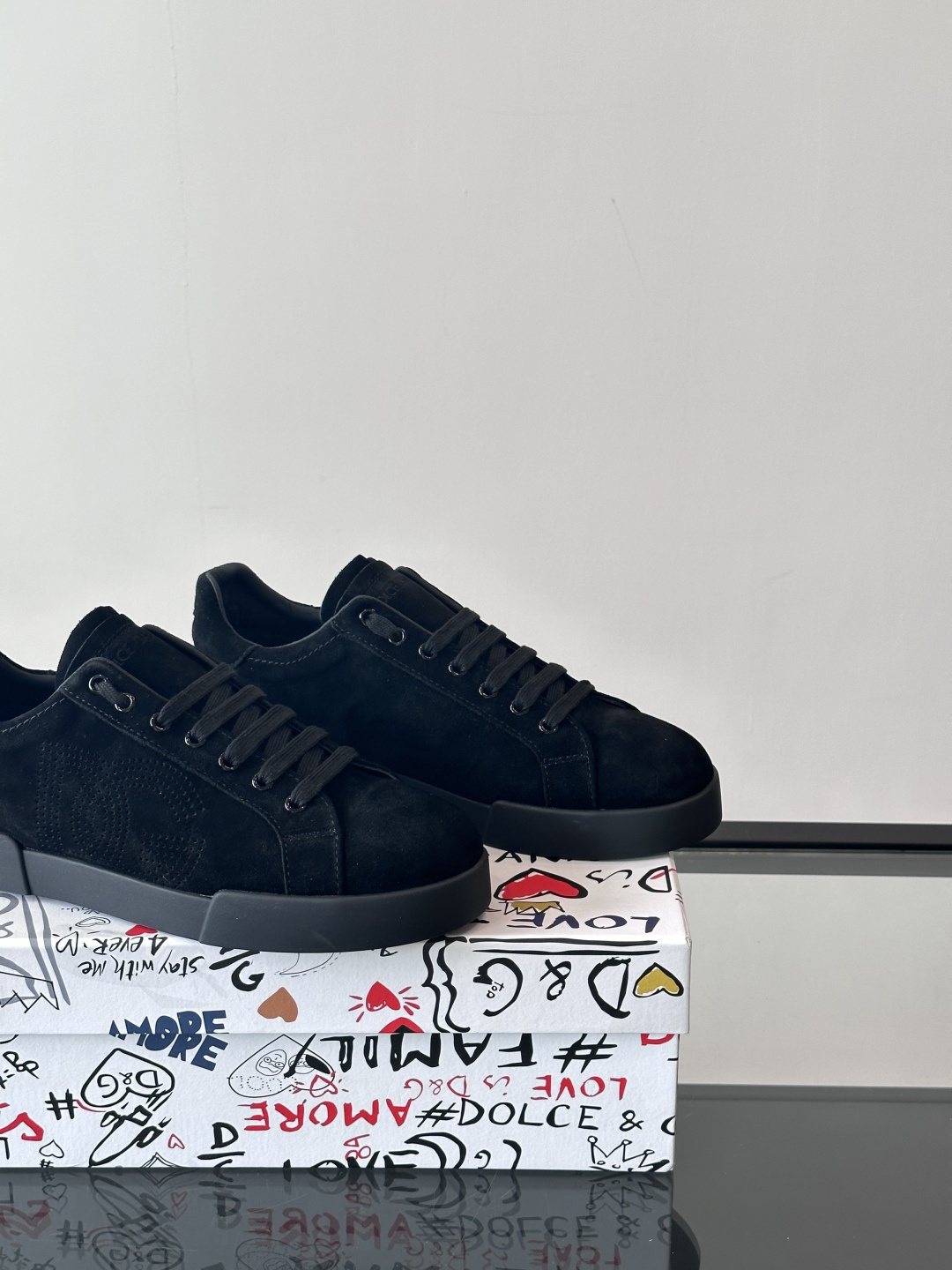 Dolce & Gabbana Lace-Up Low-Top Sneakers — detail