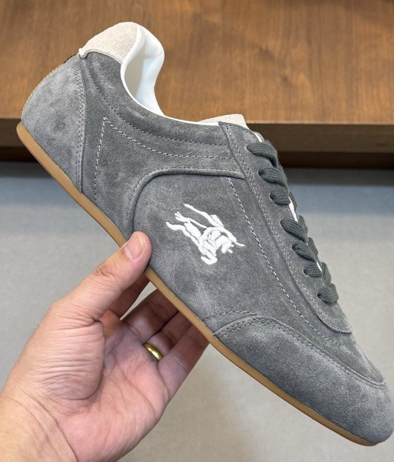 Burberry White Horse Graphic Low-Top Sneakers — model