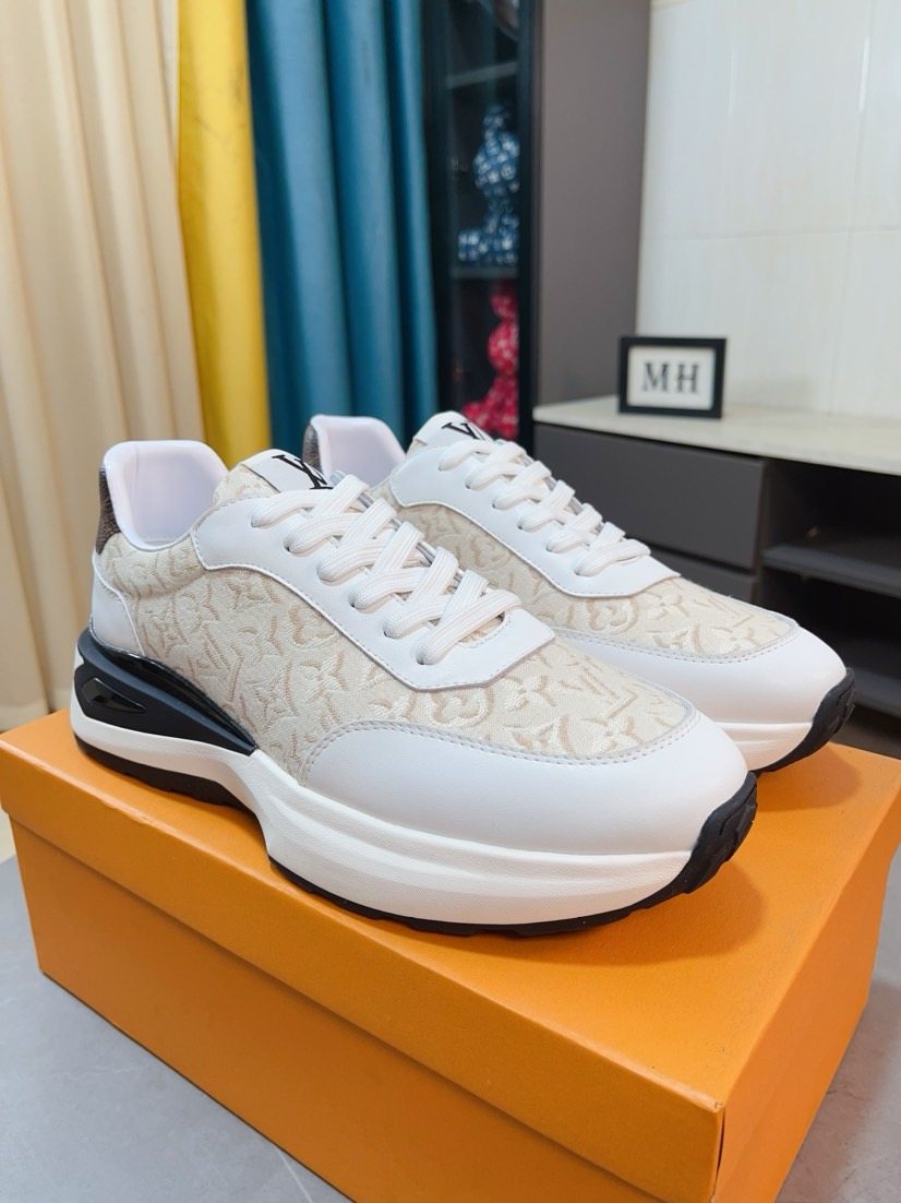 Louis Vuitton Patterned Low-Top Sneakers — front