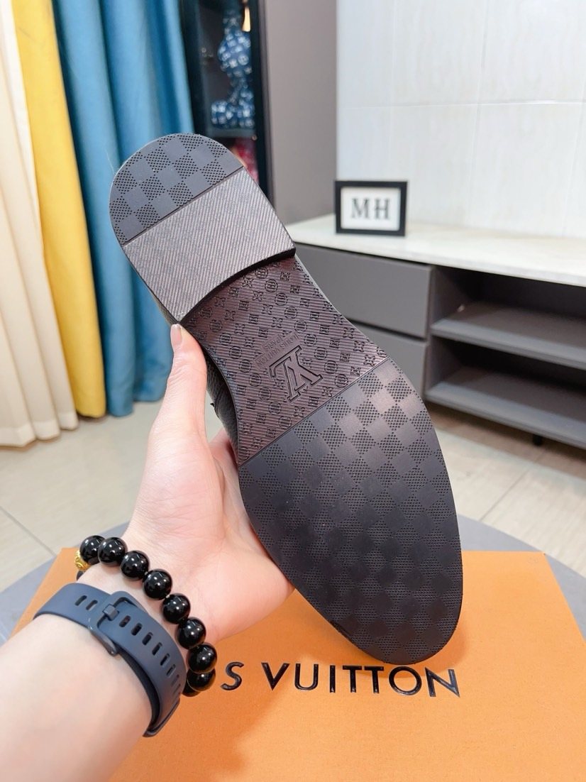 Louis Vuitton Textured Bit Loafers — detail