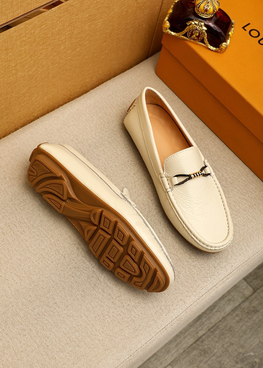 Louis Vuitton Pebble-Grain Bit Loafers — front