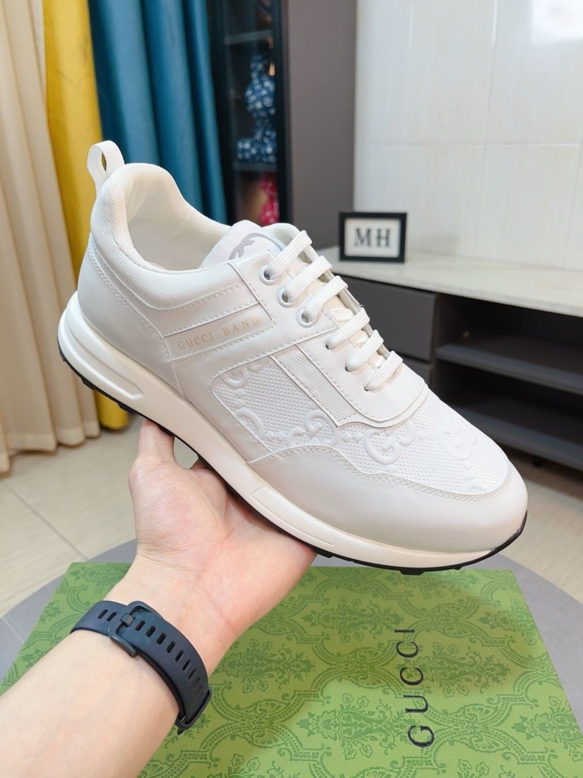 Gucci Men’s Textured Low-Top Sneakers — front